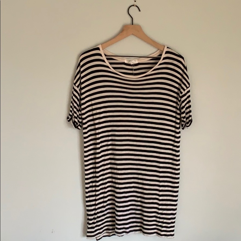 Black and Whit Tshirt Dress